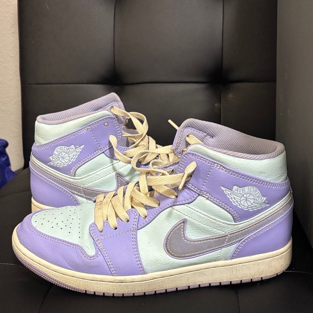 Nike men’s  Lavender and Mint High-Top Sneakers